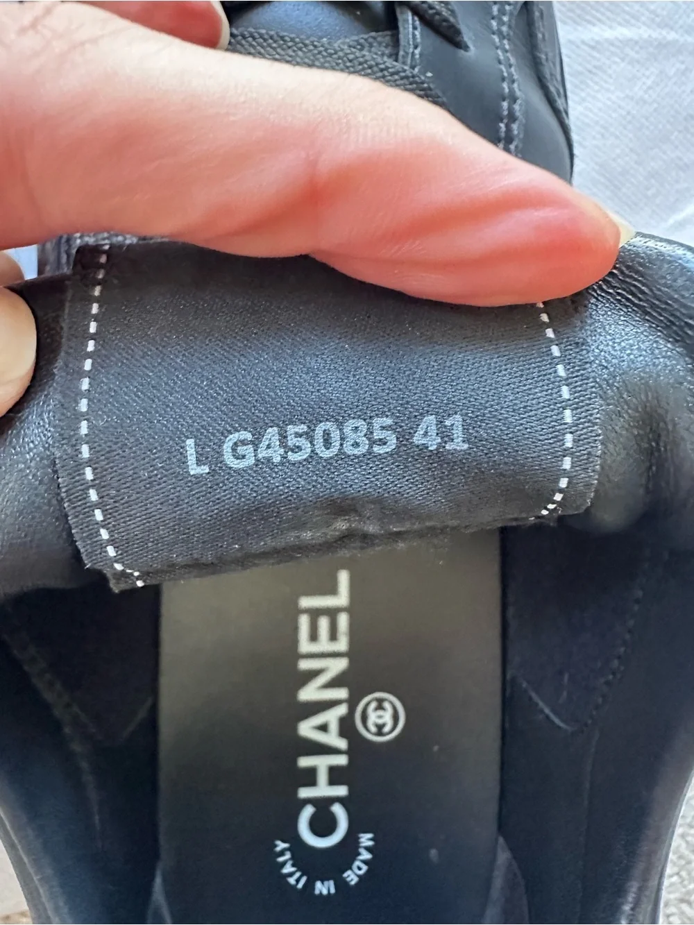 💄Auth CHANEL Black Leather women’s Sneakers with Gold Logo EUR  41 US 11